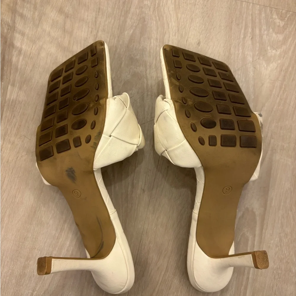 Elegant Cream (more white) Women's Shoes - Picture 3 of 4